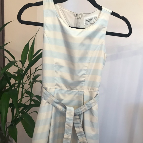 Girl dress - Picture 3 of 5